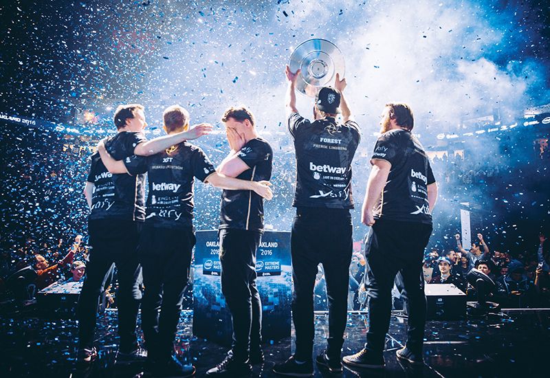 E-Sports & Games